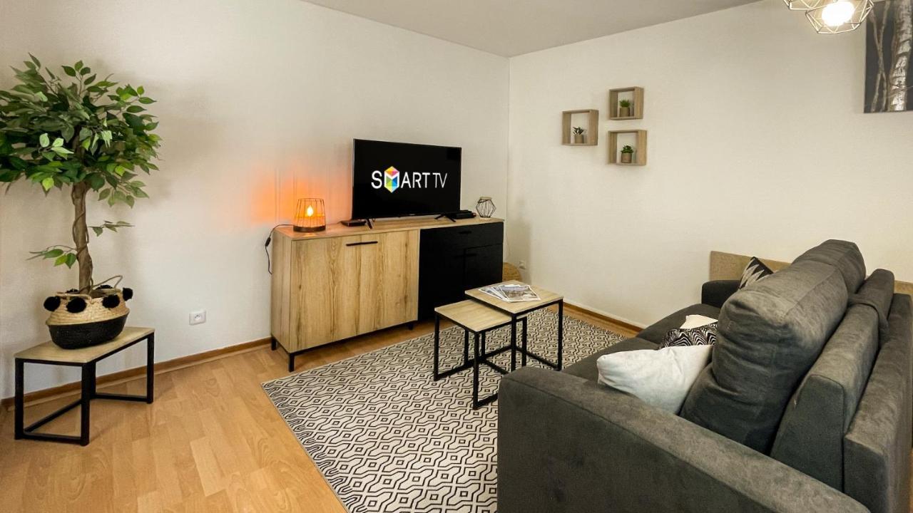 Homey Wood - New - Appartement Avec Une Chambre - Parking Prive Gratuit - Balcon Prive - A 5 Min De La Gare Pour Rejoindre Geneve アンヌマス エクステリア 写真